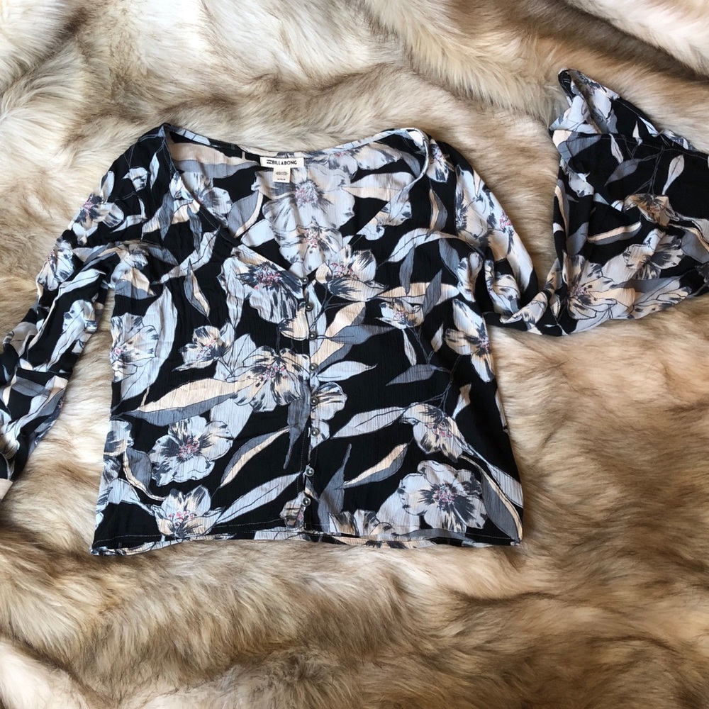 Bell sleeve top